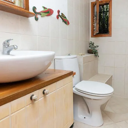 Villa Cozy And Secluded House With Private Pool And Garden In *